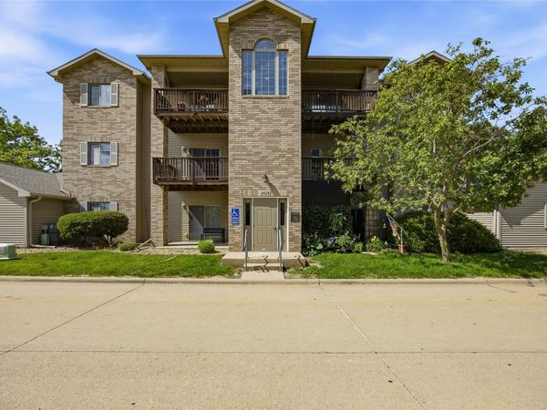 3028 Center Point NE, Unit 204, Cedar Rapids, IA 52402