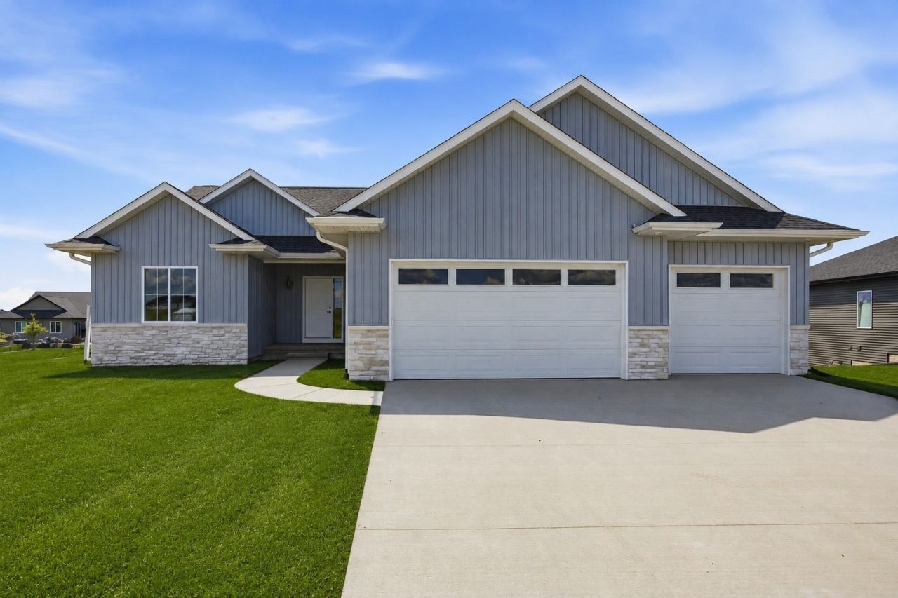 4118 Gemstone Road, Marion, IA 52302 Main Photo