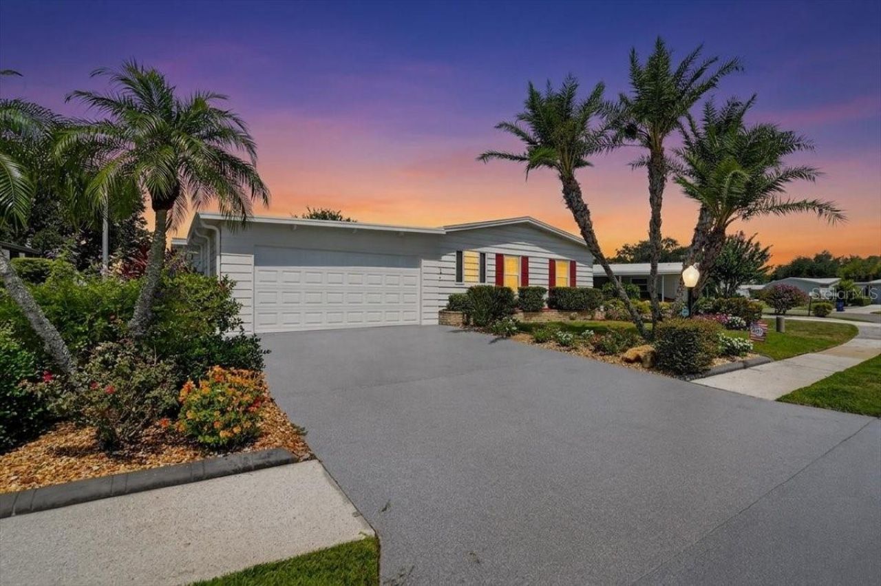 8469 Imperial Lakes Circle, Palmetto, FL 34221 Photo