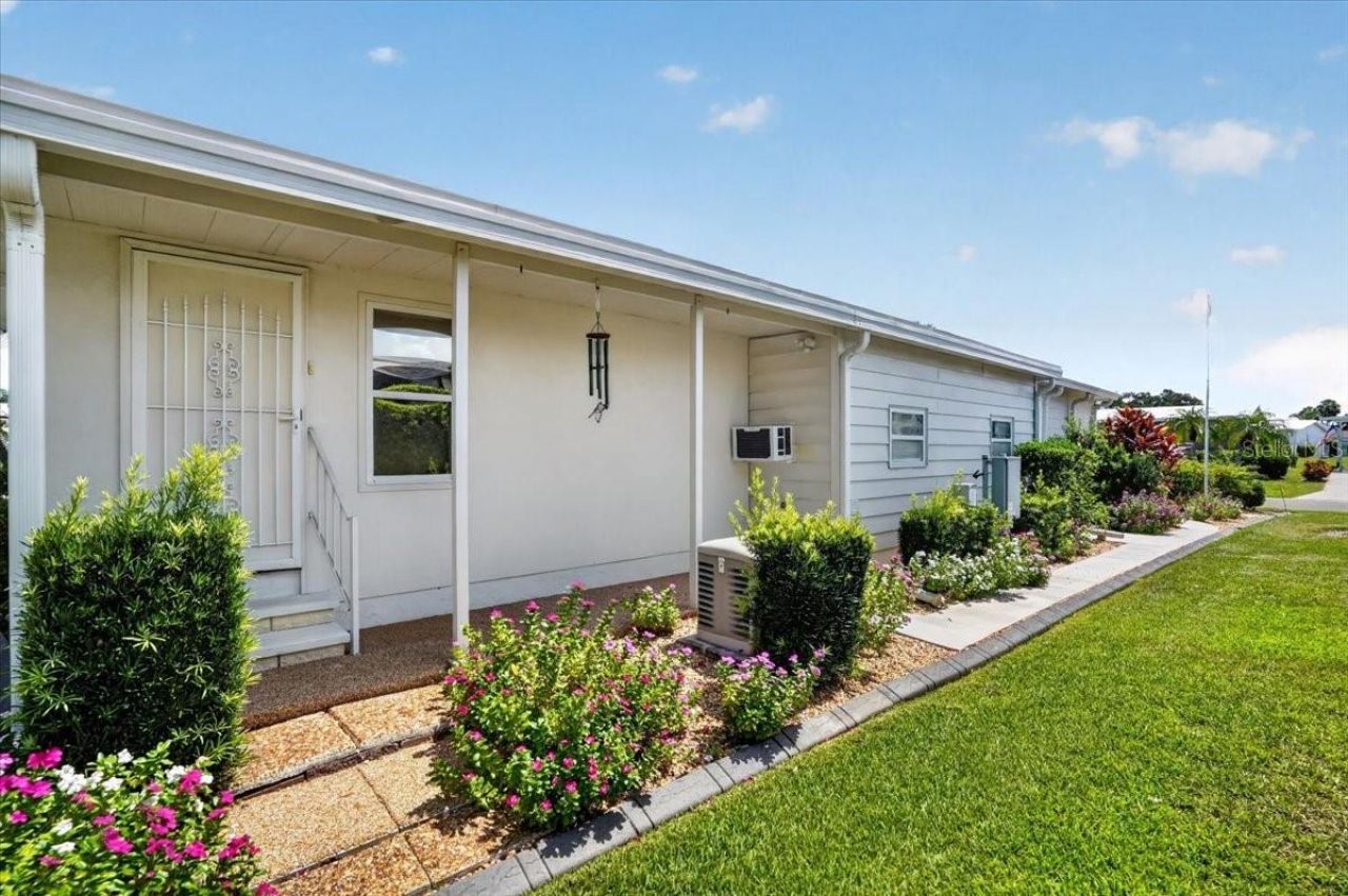 8469 Imperial Lakes Circle, Palmetto, FL 34221 Photo