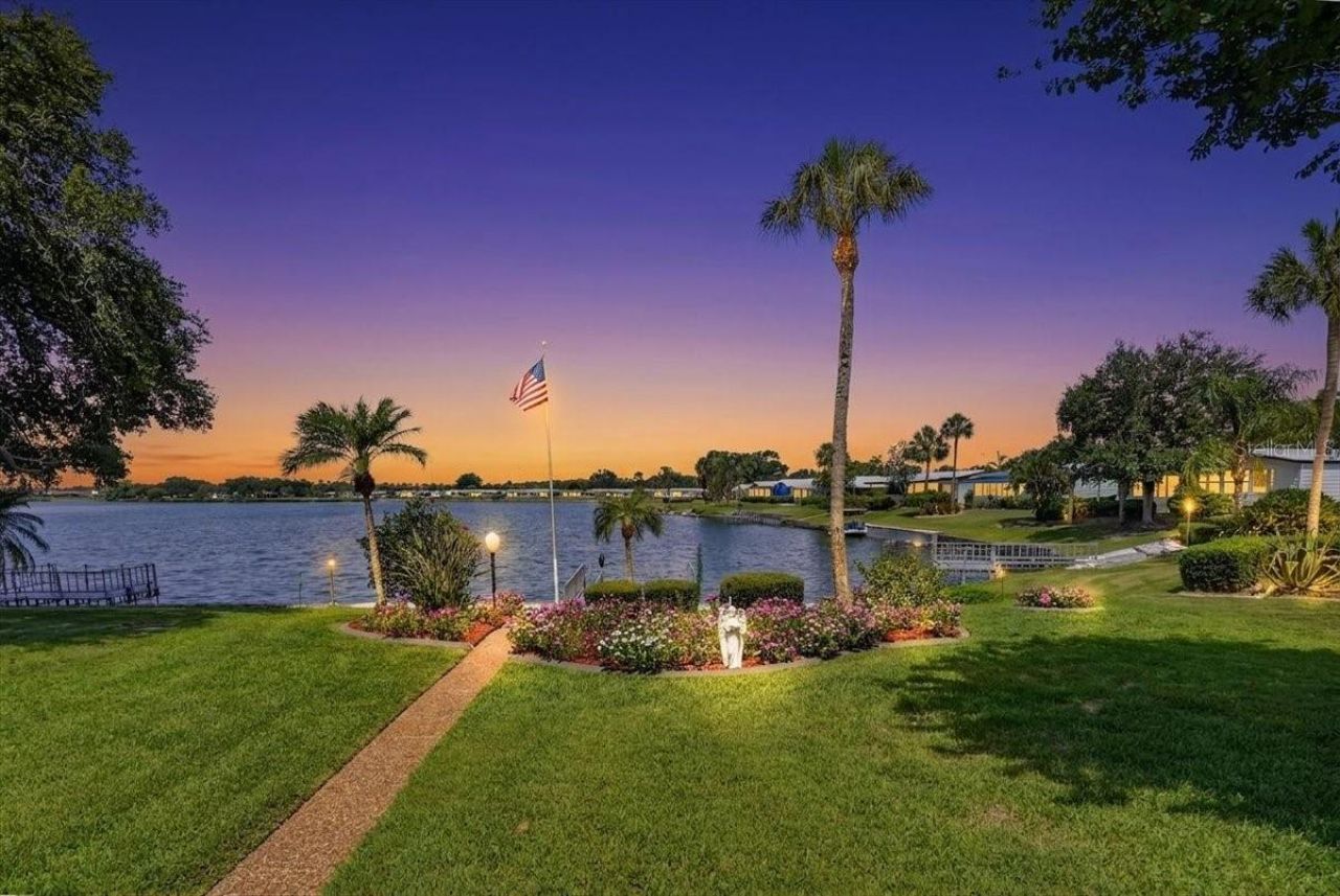 8469 Imperial Lakes Circle, Palmetto, FL 34221 Photo