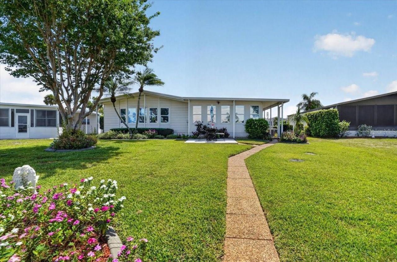 8469 Imperial Lakes Circle, Palmetto, FL 34221 Photo