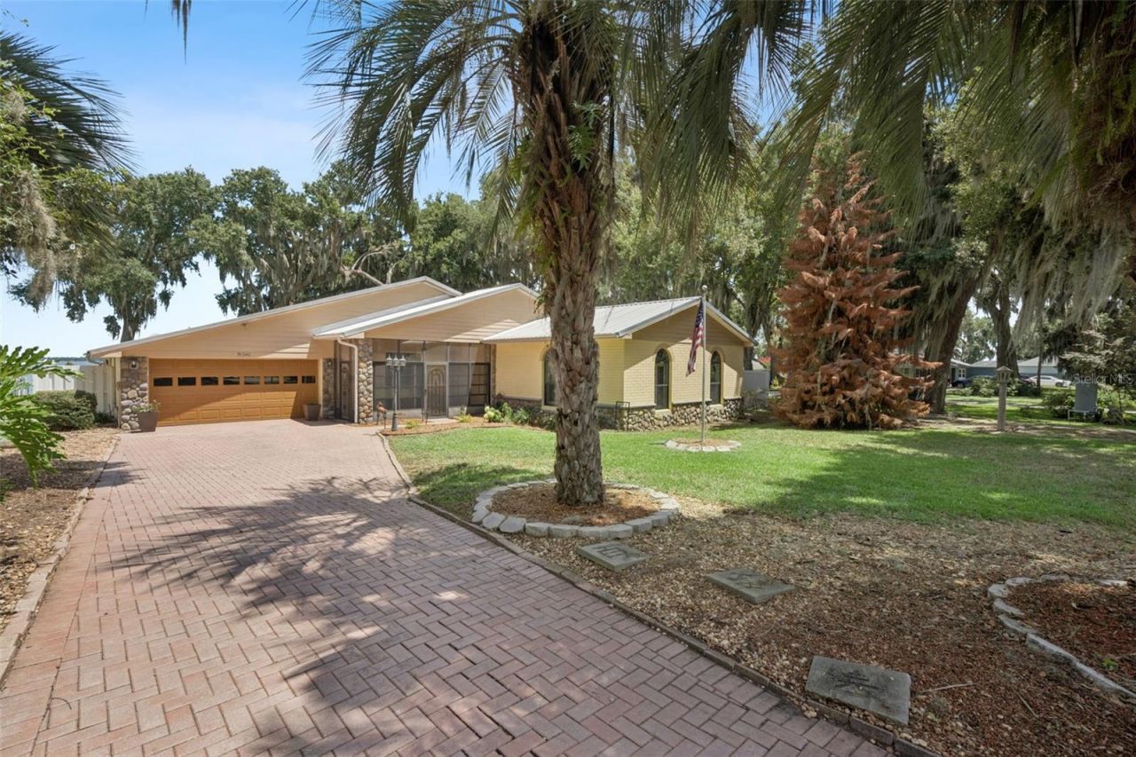 35040 Shady Oaks Lane, Fruitland Park, FL 34731 Photo
