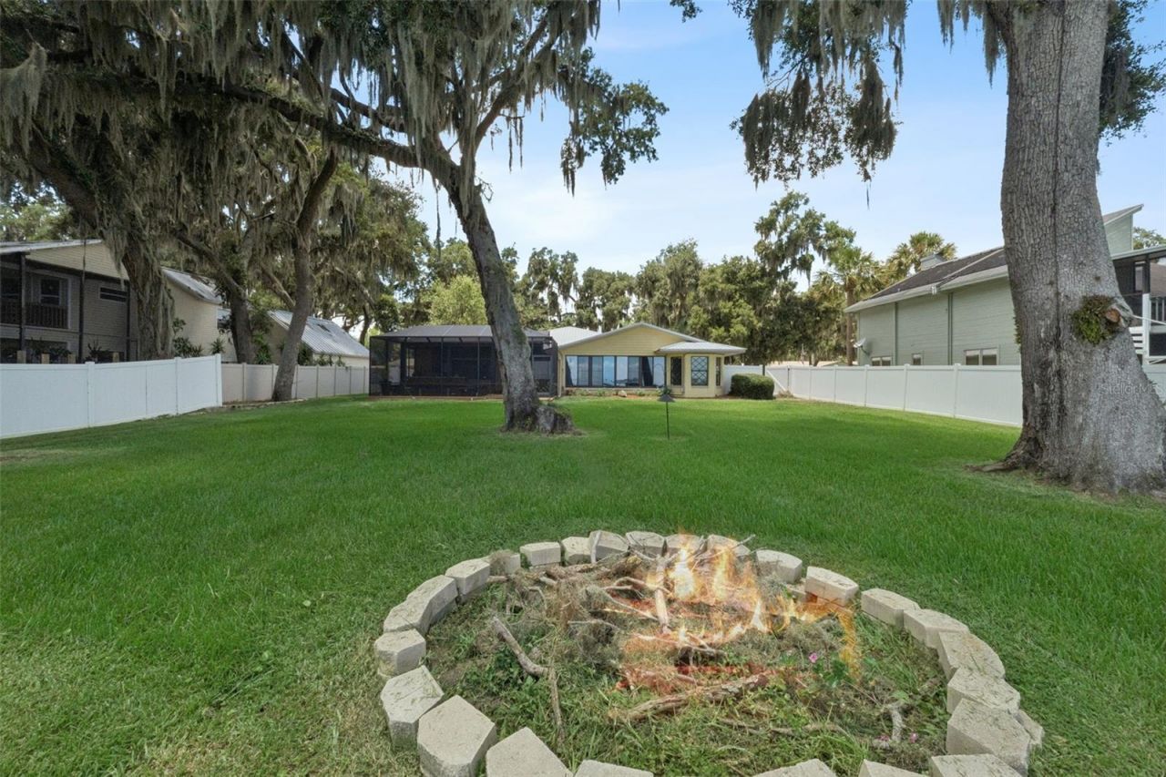 35040 Shady Oaks Lane, Fruitland Park, FL 34731 Photo