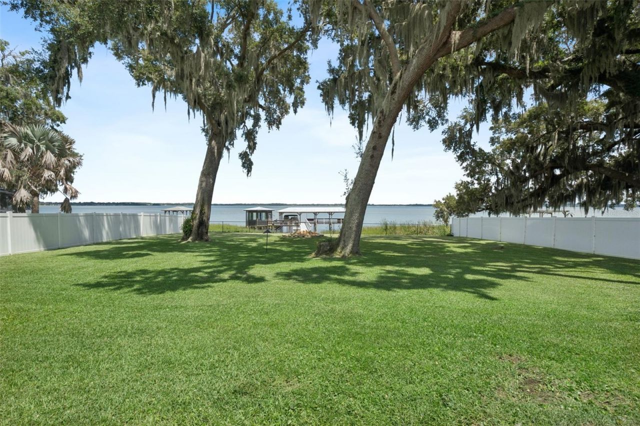 35040 Shady Oaks Lane, Fruitland Park, FL 34731 Photo