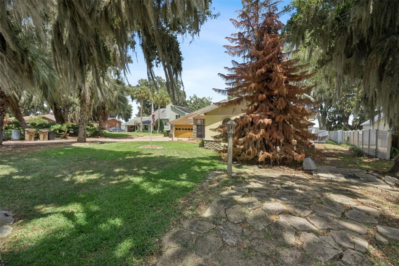35040 Shady Oaks Lane, Fruitland Park, FL 34731 Photo