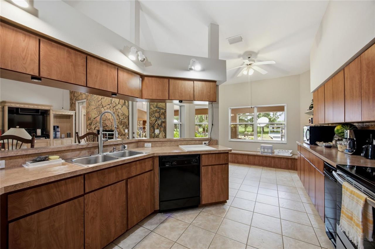 11751 SE 16th Lane , Morriston, FL 32668 Photo