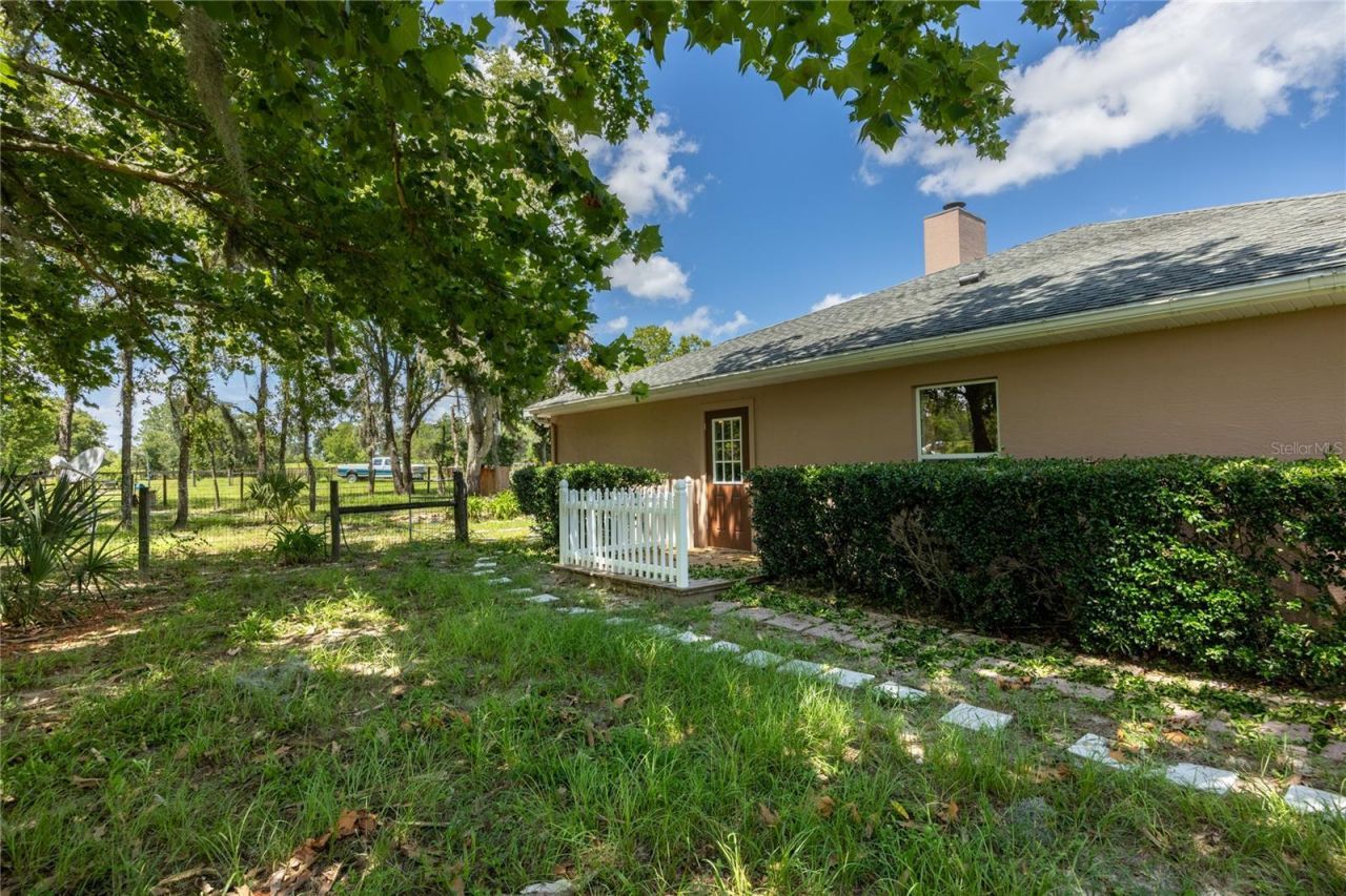 11751 SE 16th Lane , Morriston, FL 32668 Photo