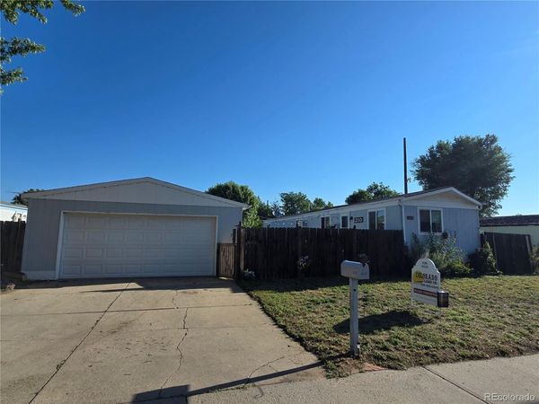 210 Oak Street, Log Lane Village, CO 80705