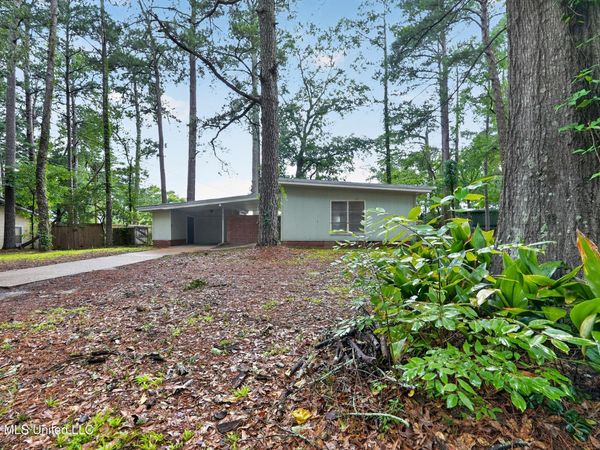 5435 Wayneland Drive, Jackson, MS 39211