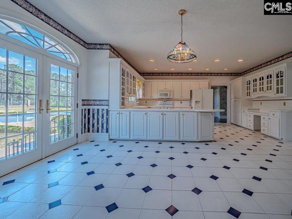 2219 Kings Mountain Drive  Photo 23