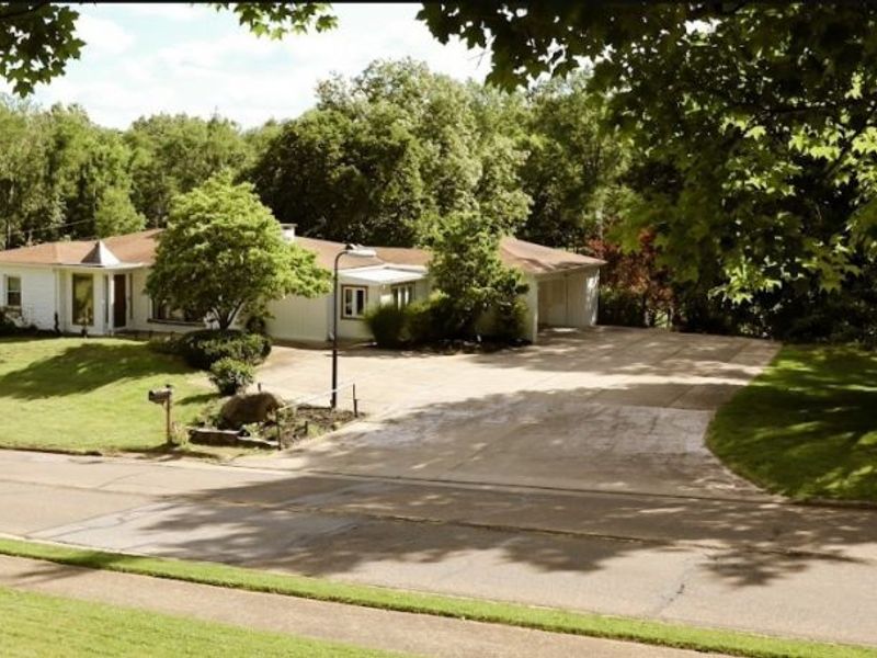 789 Colegate Drive, Marietta, OH 45750 Photo 1