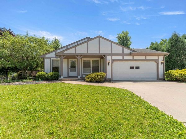 352 Danbury Drive , Naperville, IL 60565