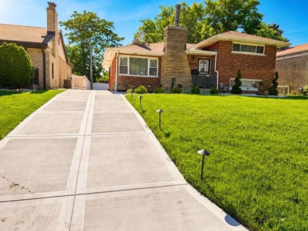 17112 Whittier Avenue , Hazel Crest, IL 60429
