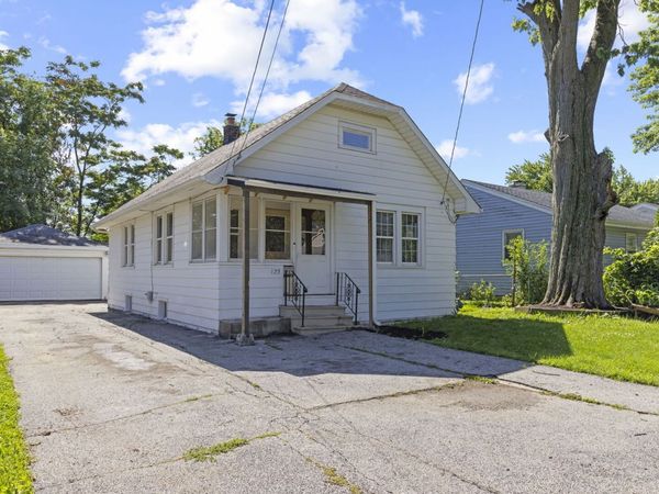 123 N Calhoun Street , Aurora, IL 60505