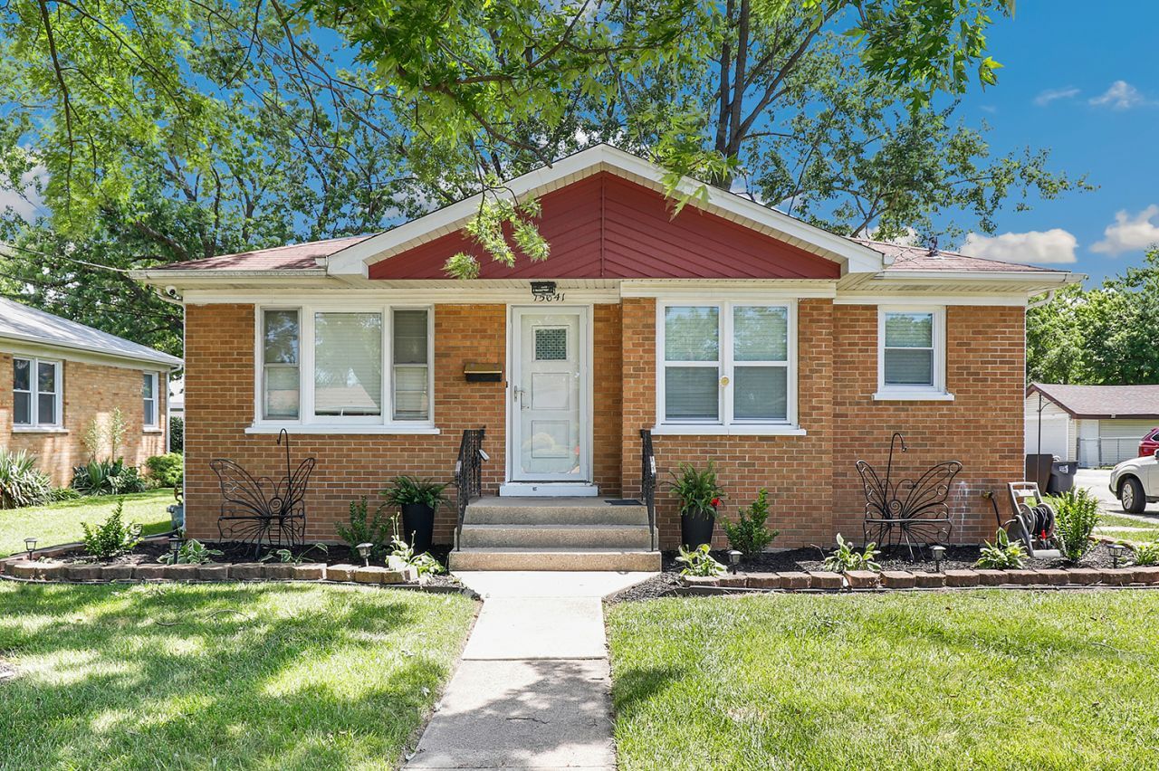 15641 S Park Avenue, South Holland, IL 60473 Main Photo