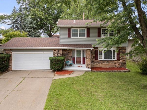 816 W 57th Street , Davenport, IA 52806