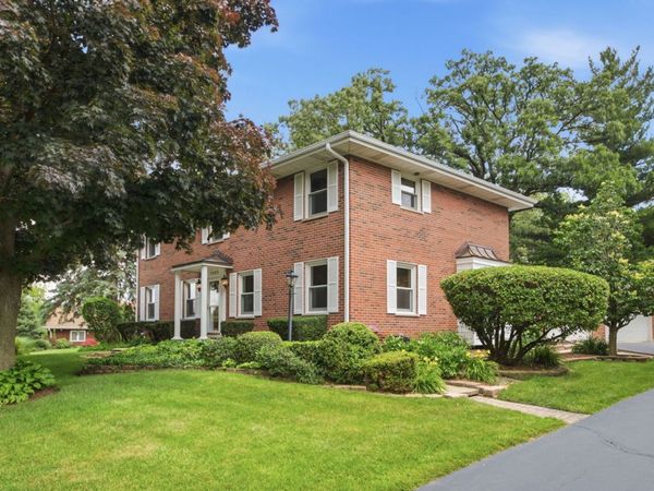 1065 Barneswood Drive, Downers Grove, IL 60515