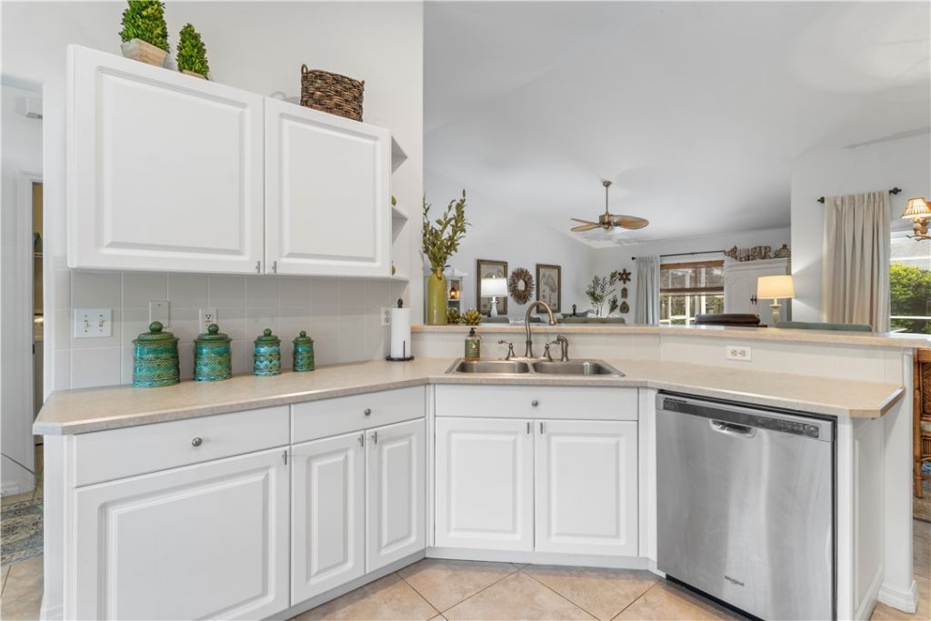 966 Gulfstream Avenue, Sebastian, FL 32958 Photo