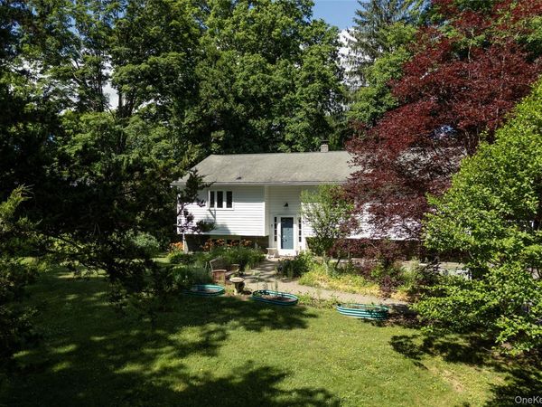 22 Crosmour Road, Rhinebeck, NY 12572