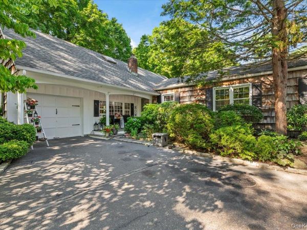 10 Rancher Place , Huntington, NY 11743