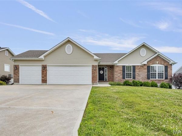 59 Stone Bridge Drive, Moscow Mills, MO 63362