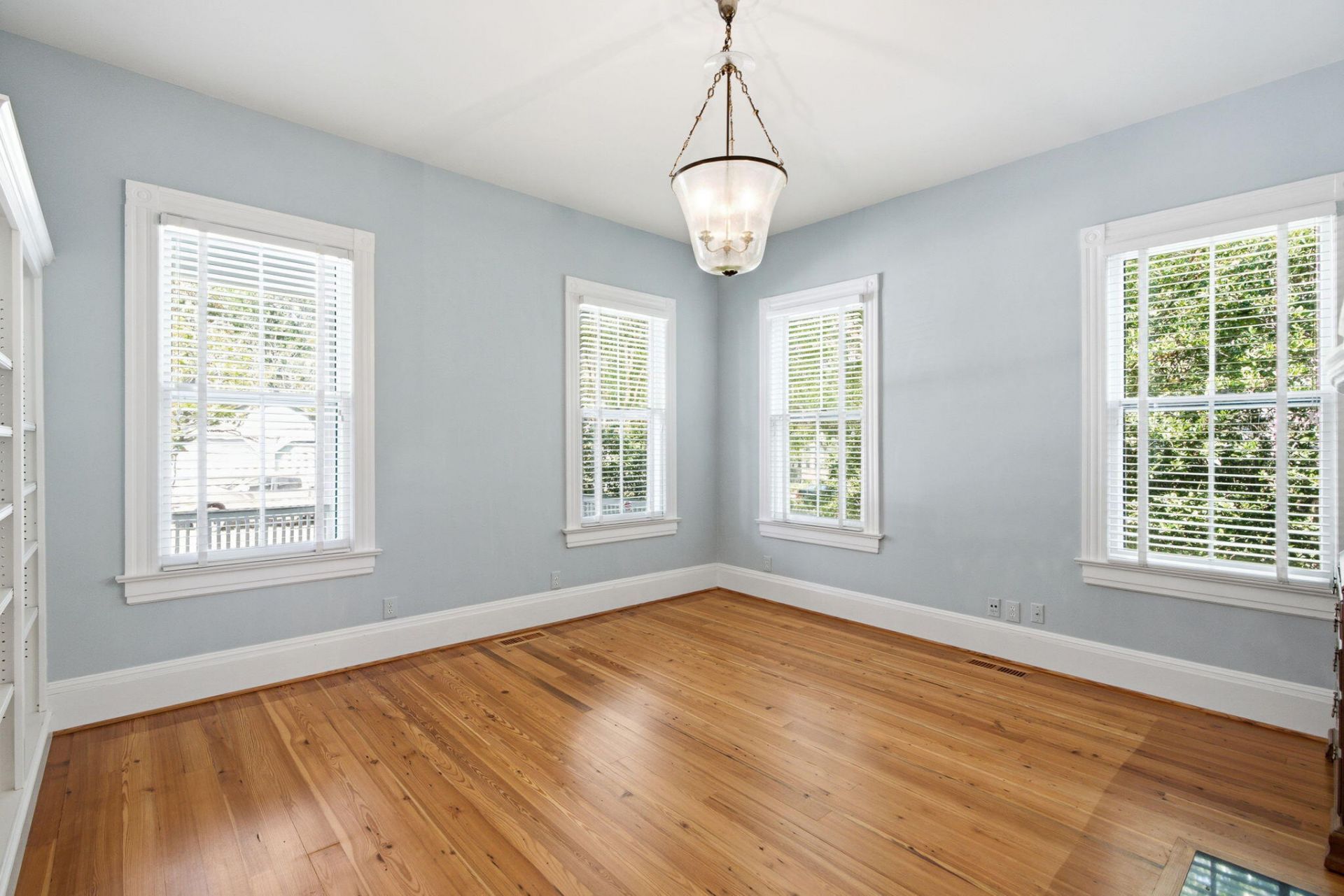 328 Bennett Street Photo 9