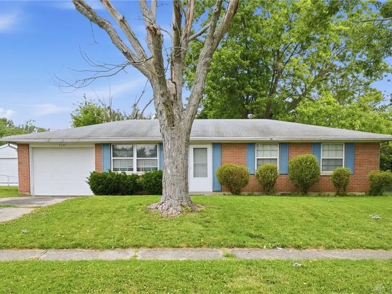 7137 Castlecrest Drive, Huber Heights, OH 45424 Photo 2