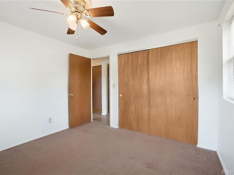 7137 Castlecrest Drive, Huber Heights, OH 45424 Photo 22