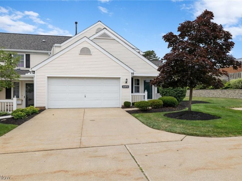 21872 Addington Boulevard, Unit 15, Rocky River, OH 44116 Photo 1