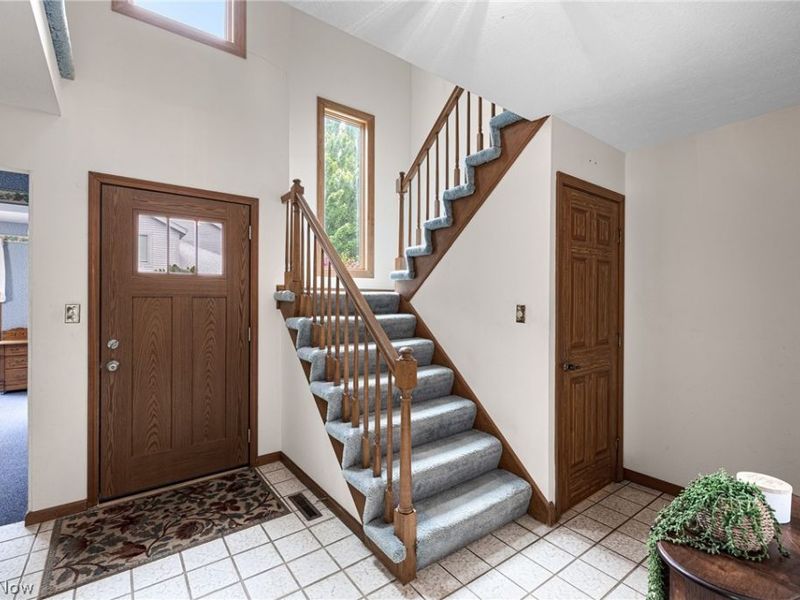 1025 Stonewood Court, Westlake, OH 44145 Photo 4
