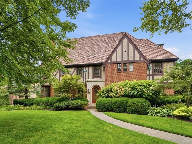 133 W Hadley Road, Oakwood, OH 45419 Photo 1