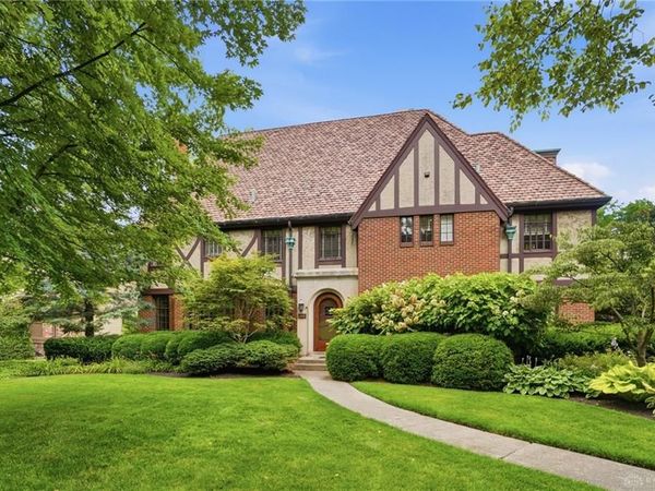 133 W Hadley Road, Oakwood, OH 45419