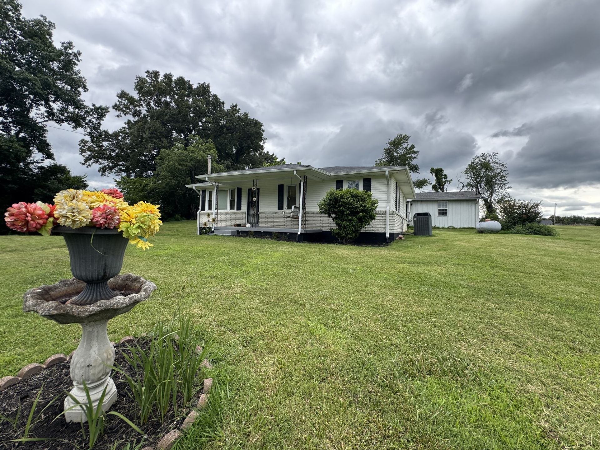 205 Williams Rd , Westmoreland, TN 37186 Main Photo