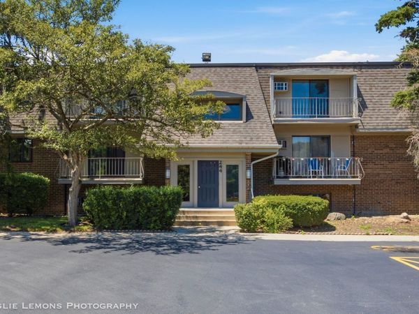 244 E Bailey Road , Unit J, Naperville, IL 60565