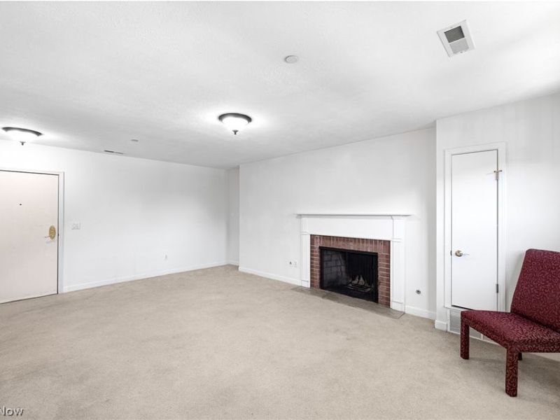 2885 Pease Drive, Unit 303, Rocky River, OH 44116 Photo 3