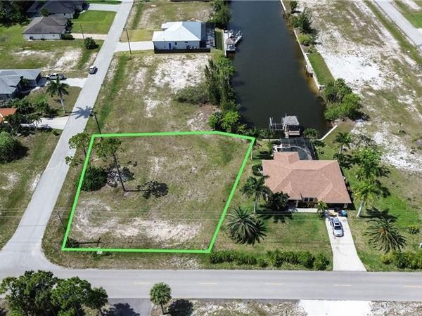 3400 Kismet PKWY W, CAPE CORAL, FL 33993