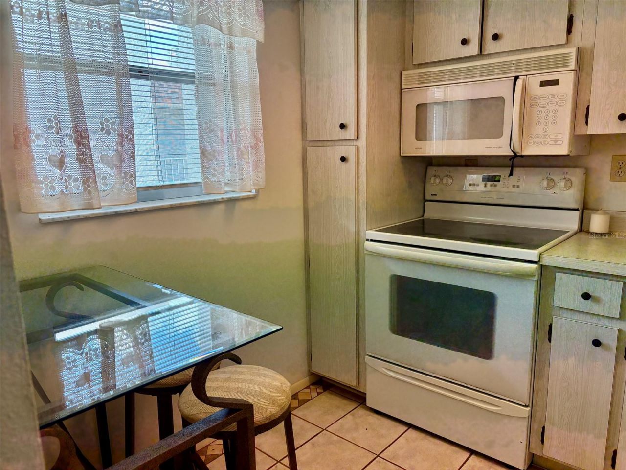 1310 Glen Oaks Drive E, Unit 385E, Sarasota, FL 34232 Photo