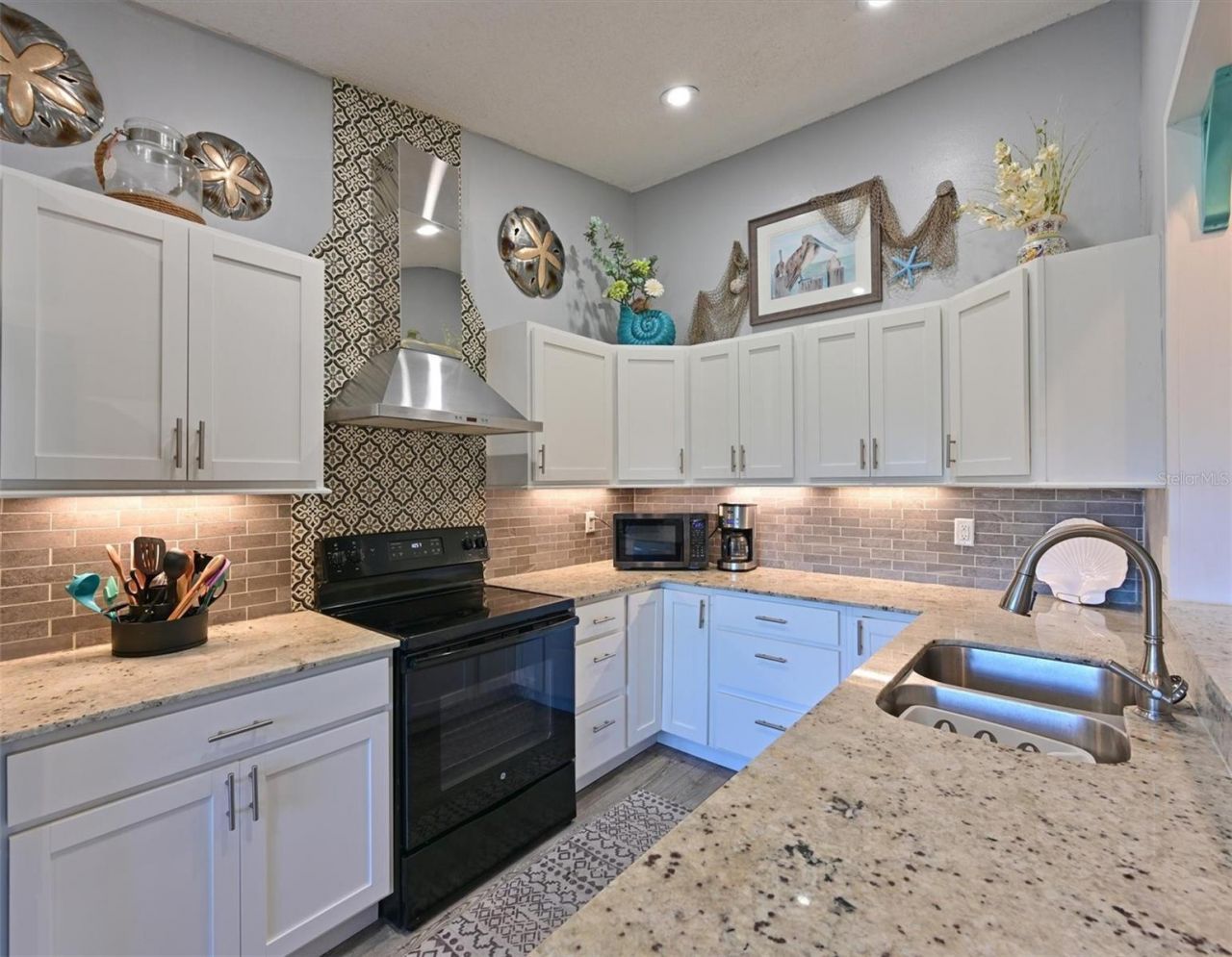3617 34th Avenue Drive W, Bradenton, FL 34205 Photo
