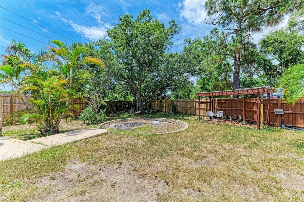 2226 Lockwood Meadows Drive, Sarasota, FL 34234 Photo