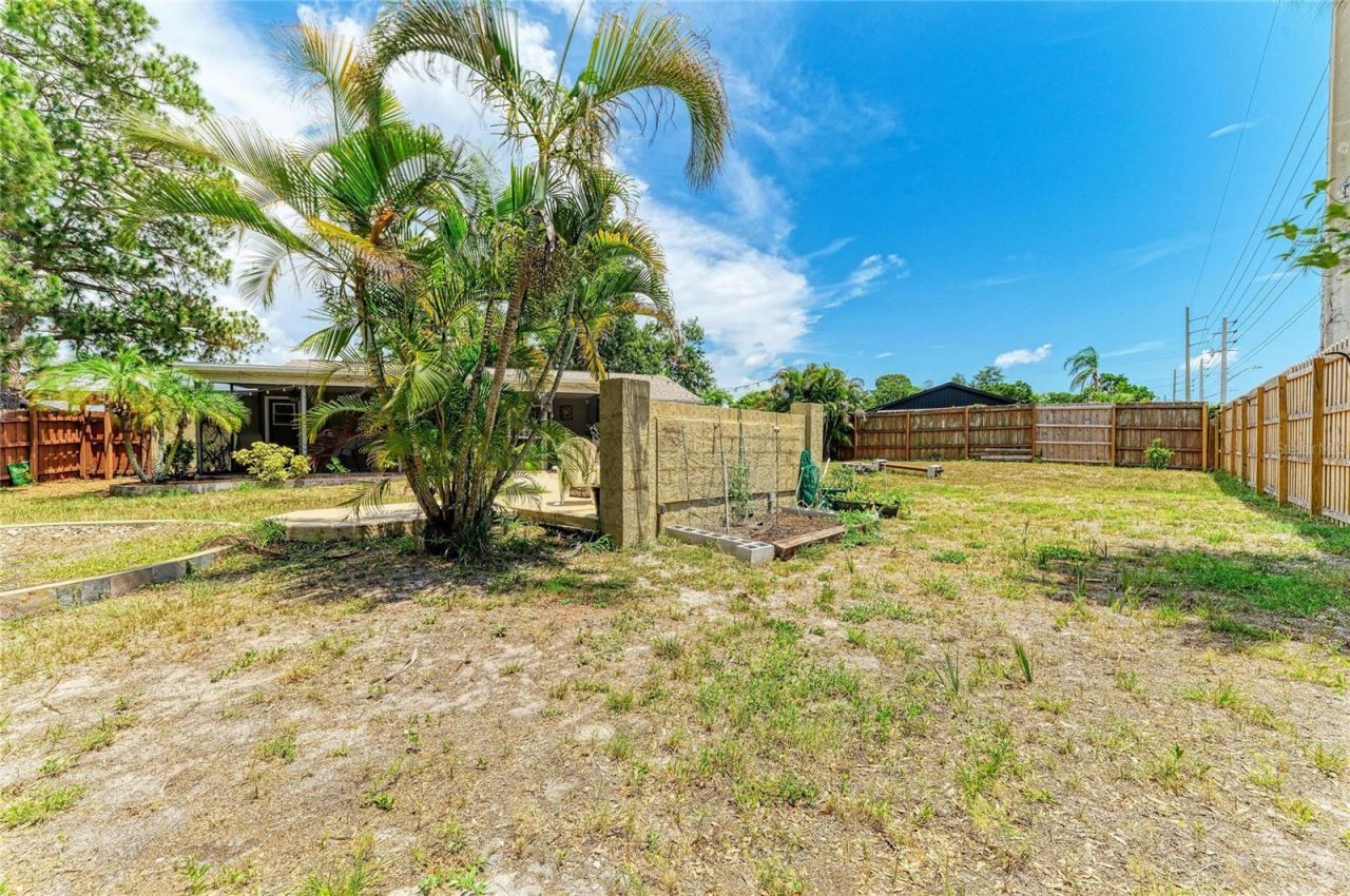 2226 Lockwood Meadows Drive, Sarasota, FL 34234 Photo