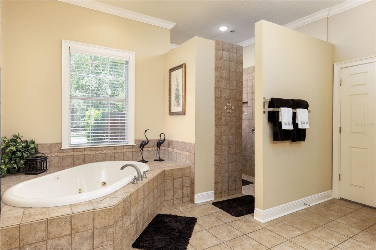 19103 NW 72nd Avenue, Alachua, FL 32615 Photo