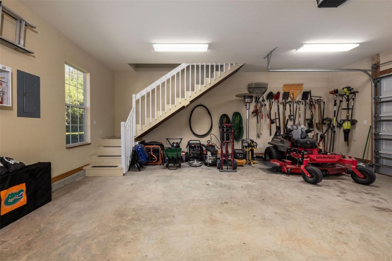 19103 NW 72nd Avenue, Alachua, FL 32615 Photo