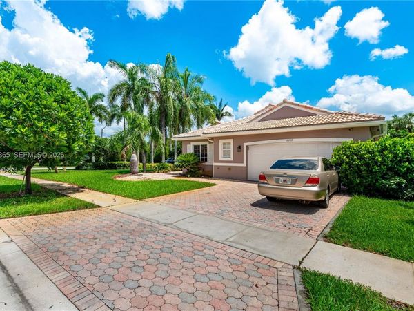 16269 SW 6th St , Pembroke Pines, FL 33027