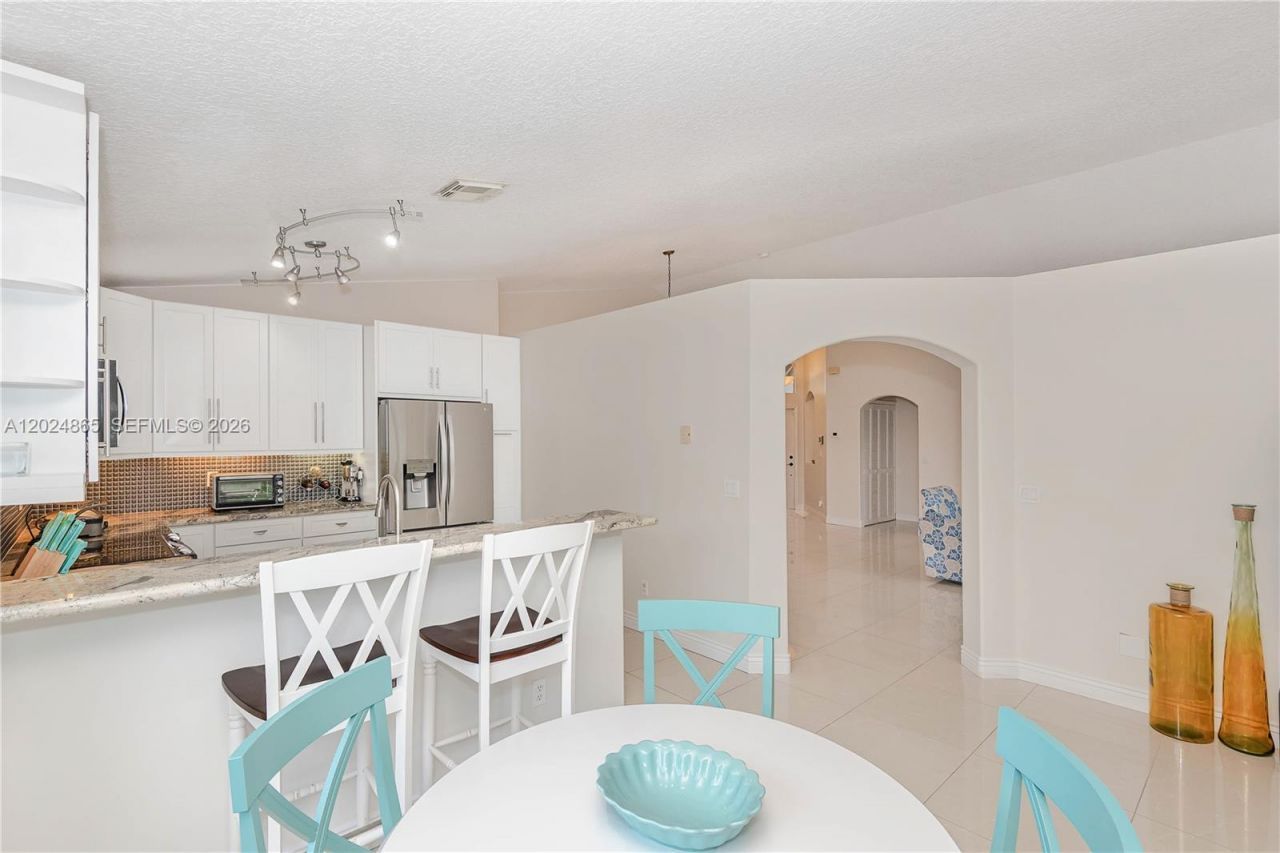 16269 SW 6th St , Pembroke Pines, FL 33027 Photo