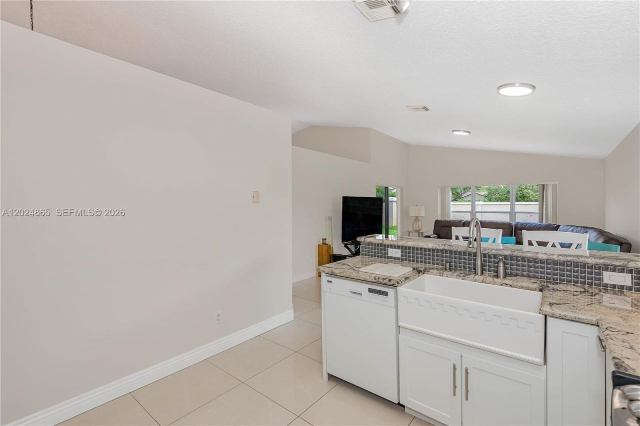 16269 SW 6th St , Pembroke Pines, FL 33027 Photo