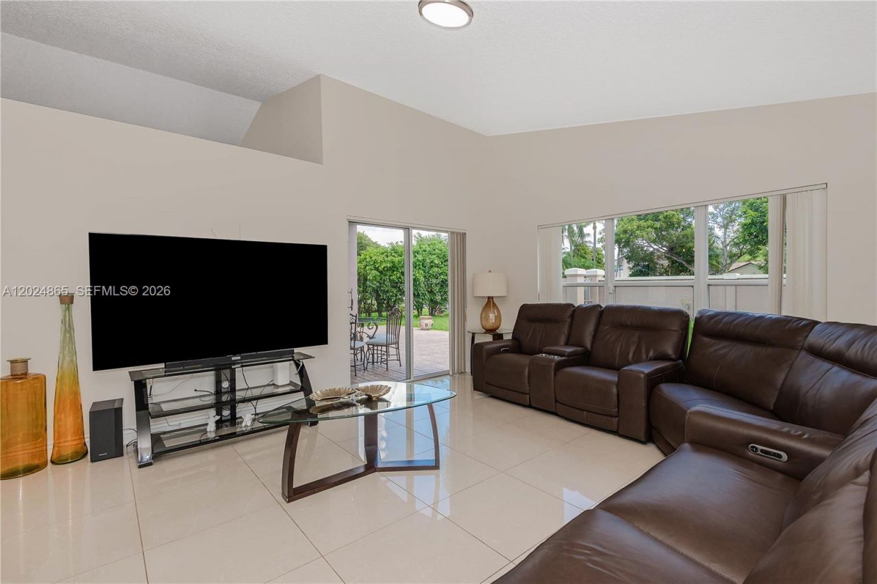16269 SW 6th St , Pembroke Pines, FL 33027 Photo