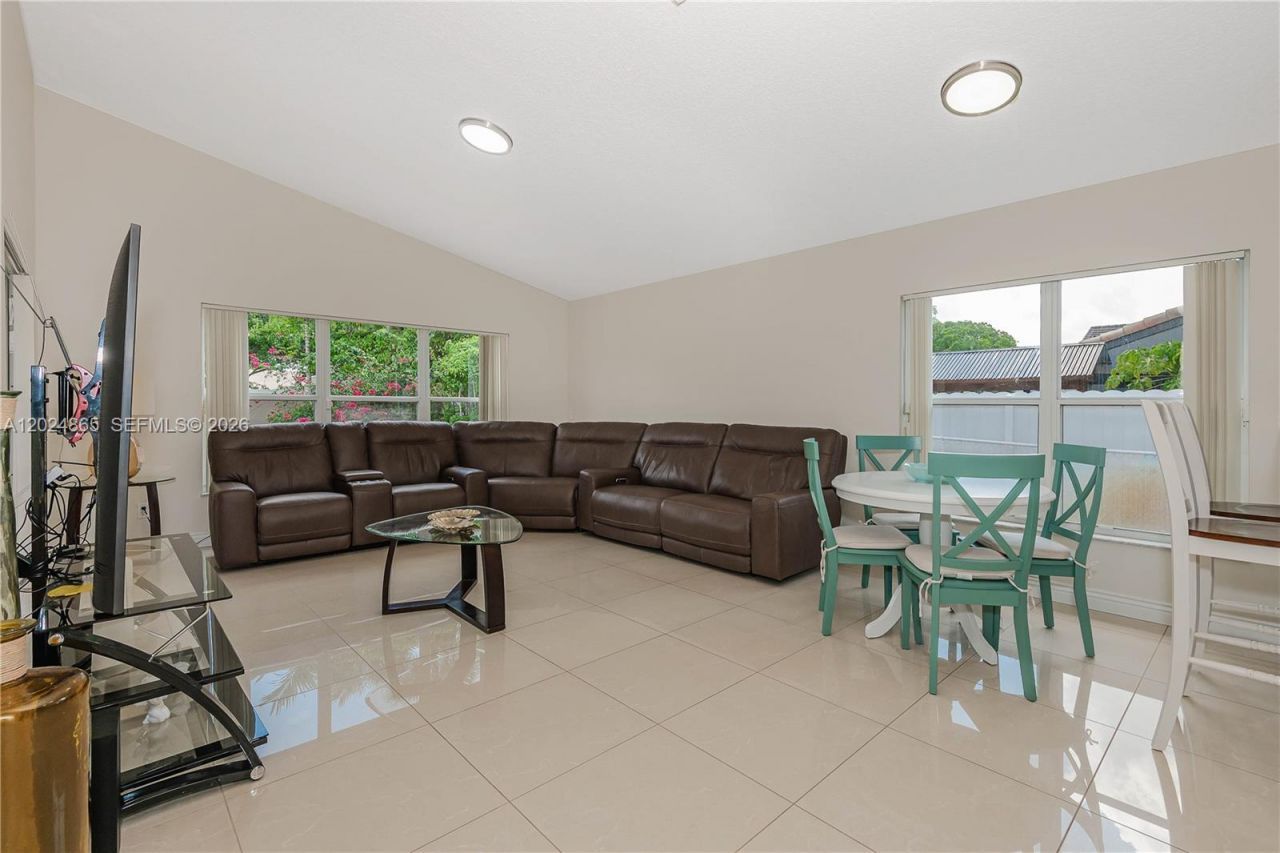 16269 SW 6th St , Pembroke Pines, FL 33027 Photo