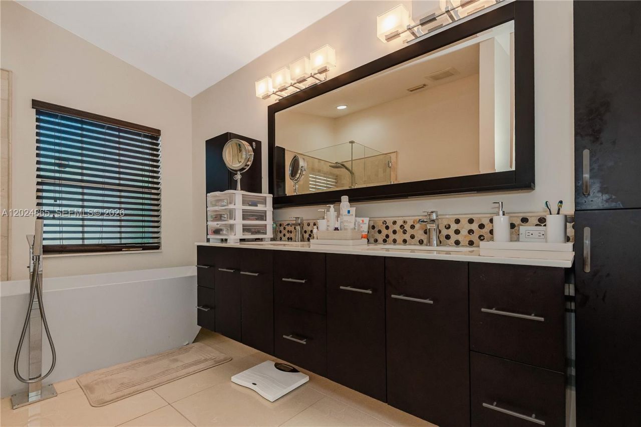 16269 SW 6th St , Pembroke Pines, FL 33027 Photo