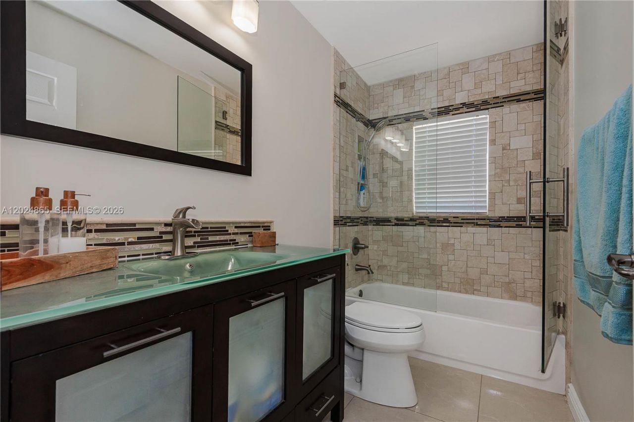 16269 SW 6th St , Pembroke Pines, FL 33027 Photo